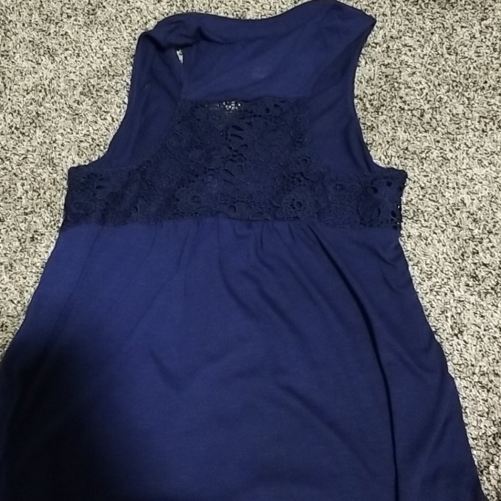Tank top - Picture 2 of 3